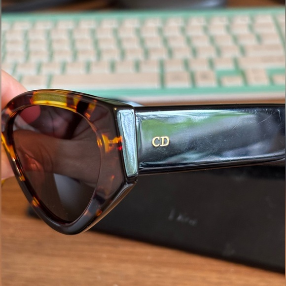Christian Dior Spirit2 Sunglasses - Picture 5 of 12